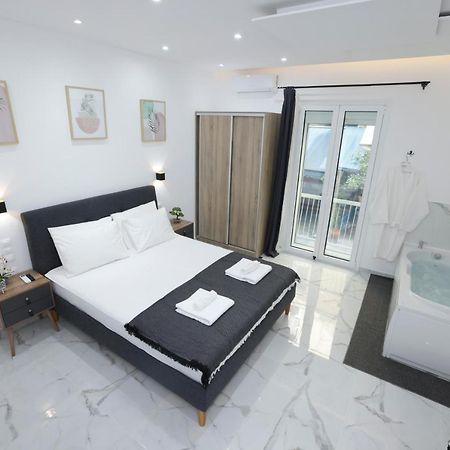 Apollo 2 Bd Jacuzzi Suite Atenas Exterior foto