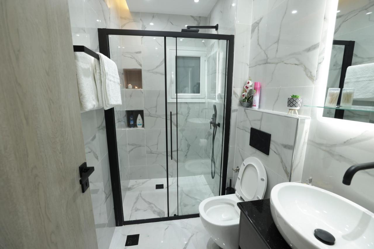 Apollo 2 Bd Jacuzzi Suite Atenas Exterior foto
